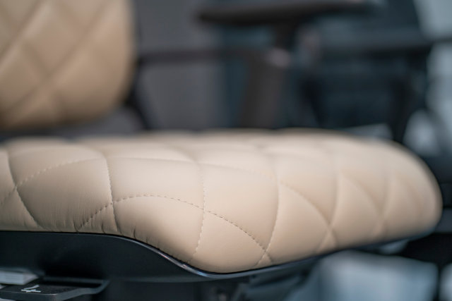 close-up image Connex Padded Diamond